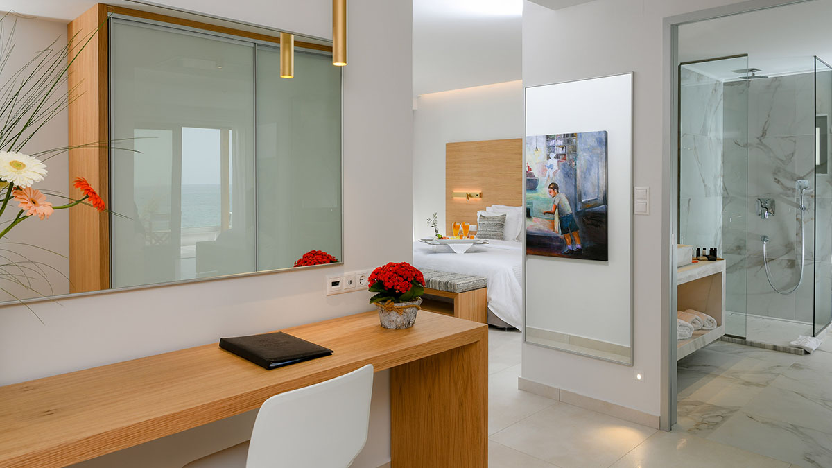 White Deluxe Grand Suite Beachfront Front SV